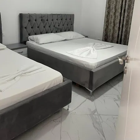 Apartament Xhefri's *