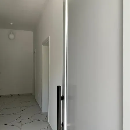 Appartement Xhefri's *