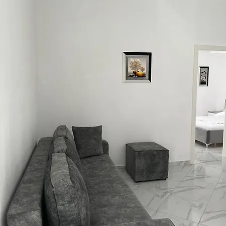 Xhefri's Apartment Vlore