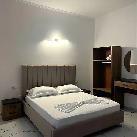 Xhefri's Apartmán *