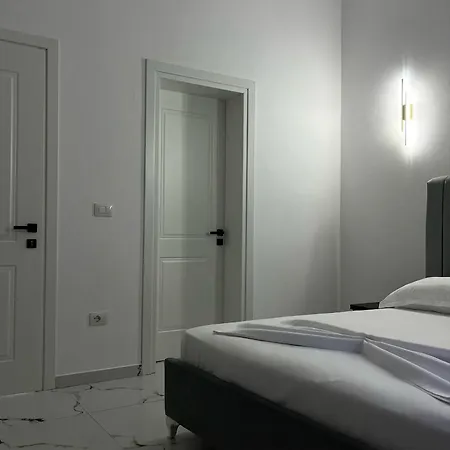 Apartment Xhefri's