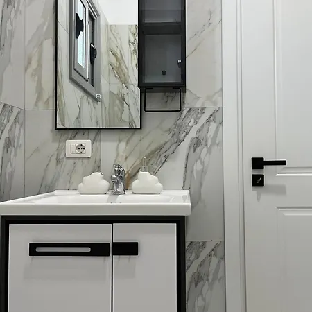 Xhefri's * Влёра