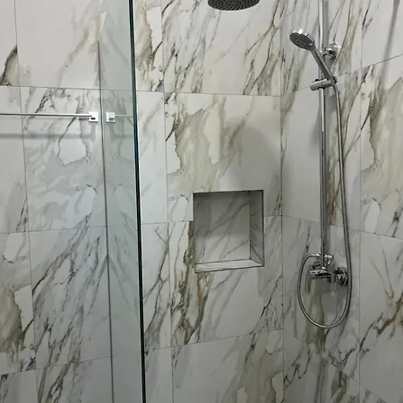 Xhefri's Апартаменты Влёра