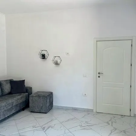 Apartment Xhefri's