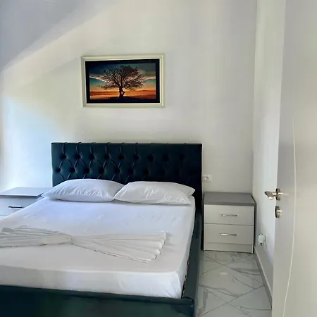 Apartment Xhefri's