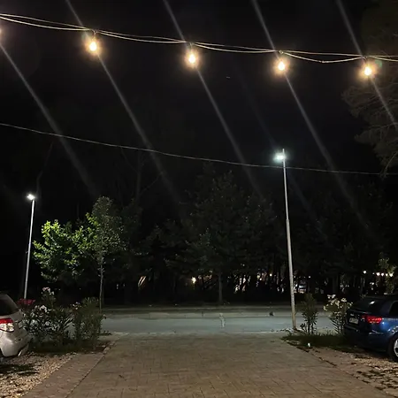 Xhefri's Апартаменты *